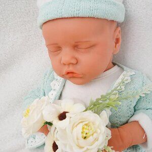 18 Inch Realistic Full Body Silicone Reborn wheaten Baby Girl Closed Mouth Dolls
